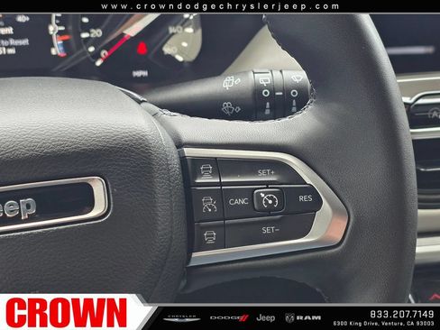 Used 2025 Jeep Compass Limited AWD/4WD image 32