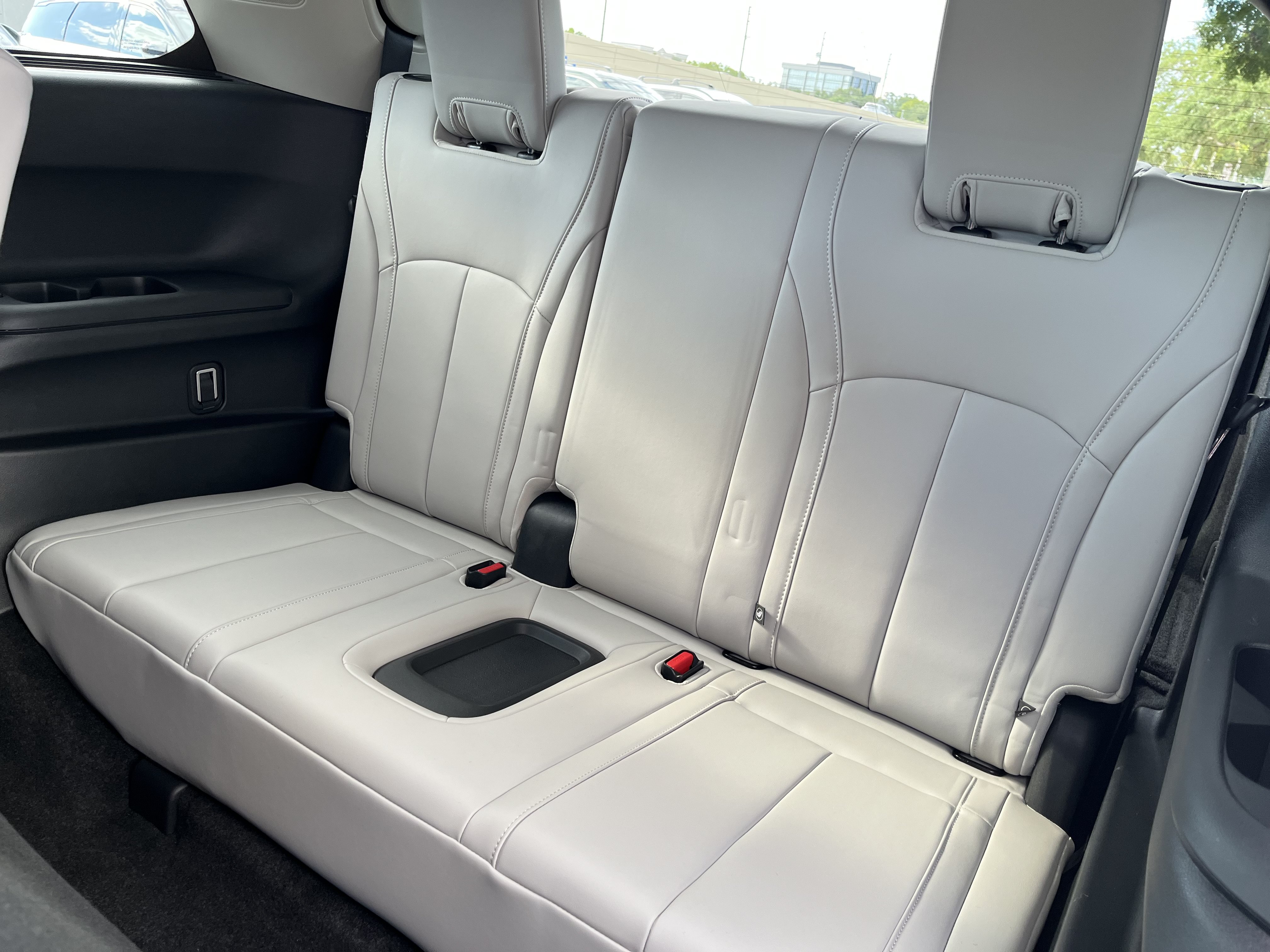 New 2027 INFINITI QX60 Luxe w/ Cargo Package FWD image 15