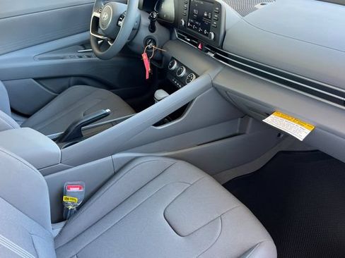 New 2026 Hyundai Elantra SE FWD image 14
