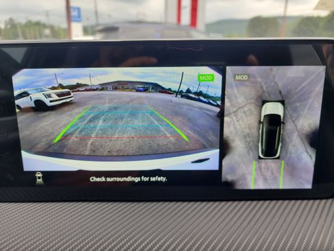 New 2025 Nissan Kicks SR image 16