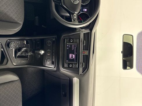 Used 2018 Volkswagen Tiguan S image 27