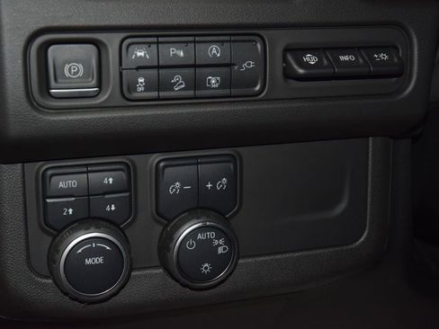Used 2022 Chevrolet Tahoe High Country AWD/4WD image 37