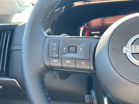 New 2025 Nissan Pathfinder Platinum image 19