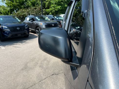 Used 2020 Nissan Frontier SV RWD image 37