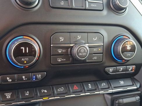 Used 2021 Chevrolet Silverado 2500 LTZ w/ LTZ Plus Package image 15