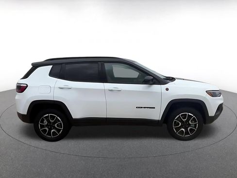 Used 2025 Jeep Compass Trailhawk AWD/4WD image 15
