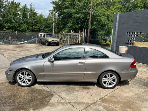 Used 2006 Mercedes-Benz CLK 350 Coupe image 2