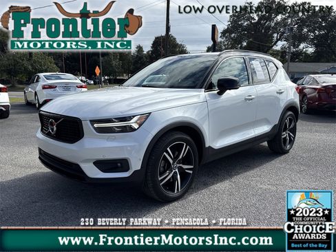 Used 2019 Volvo XC40 T4 R-Design image 1