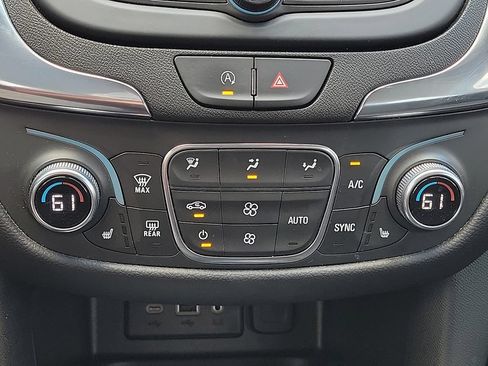 Used 2023 Chevrolet Equinox LT FWD image 15