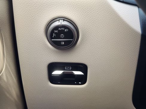 Used 2025 Mercedes-Benz GLC 300 image 22
