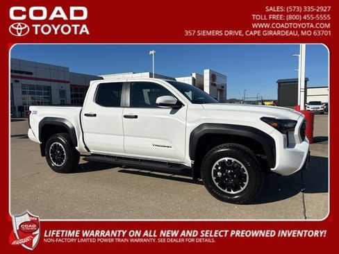Certified 2025 Toyota Tacoma TRD Off-Road image 1