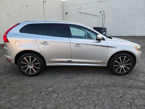 Used 2015 Volvo XC60 T5 Premier image 10
