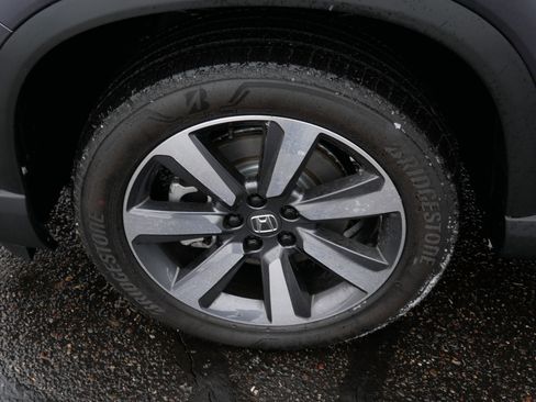 Certified 2025 Honda Pilot Touring image 15