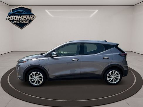 Used 2023 Chevrolet Bolt EUV LT image 3