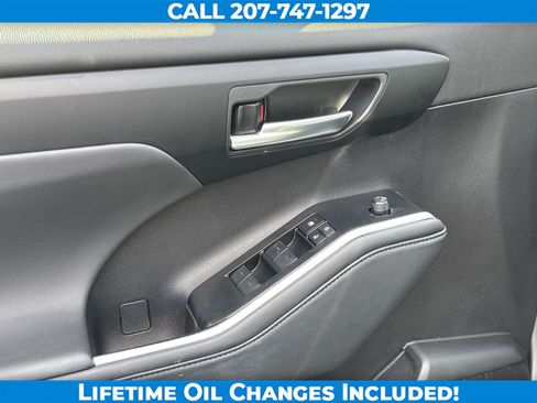 Used 2026 Toyota Highlander XLE AWD/4WD image 11
