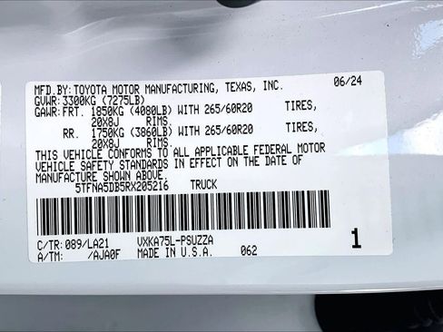 Used 2024 Toyota Tundra Platinum AWD/4WD image 37