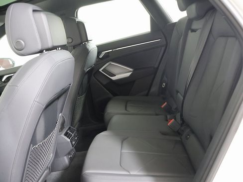 Used 2021 Audi Q3 2.0T Premium image 23