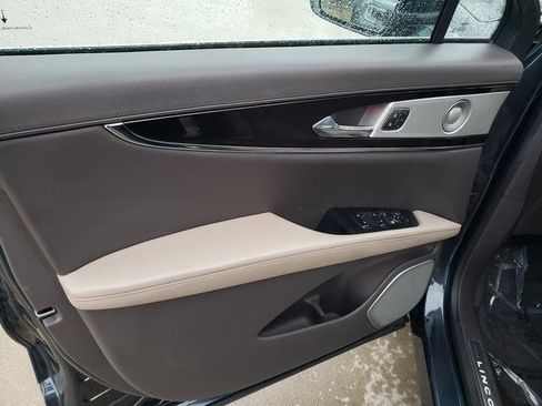 Used 2022 Lincoln Nautilus Reserve w/ Equipment Group 202A image 14