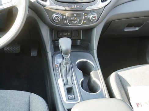 Used 2023 Chevrolet Equinox LT image 11