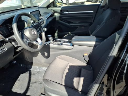 Certified 2023 Nissan Altima 2.5 SV FWD image 14