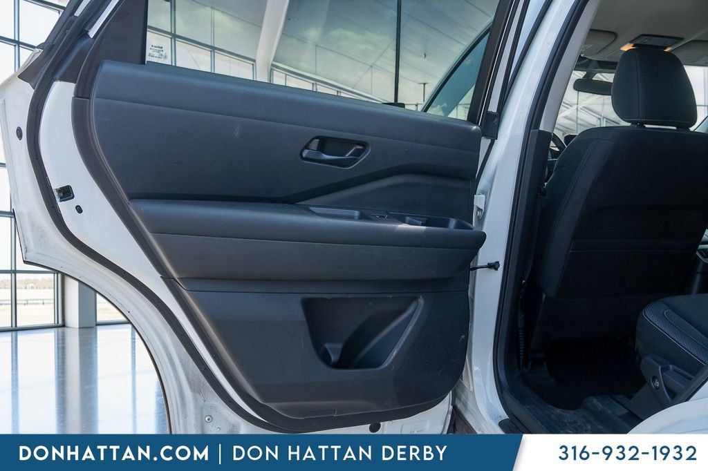 Used 2024 Nissan Pathfinder SV AWD/4WD image 20
