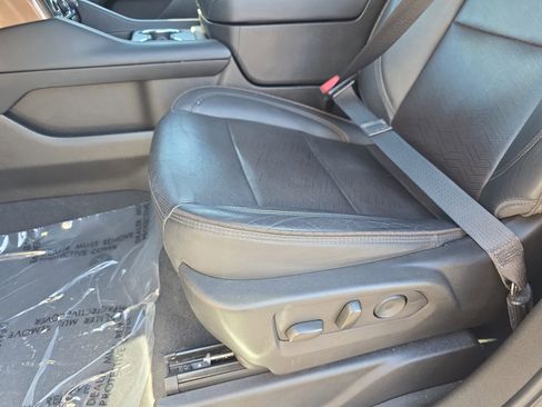 Used 2024 Chevrolet Tahoe High Country AWD/4WD image 28
