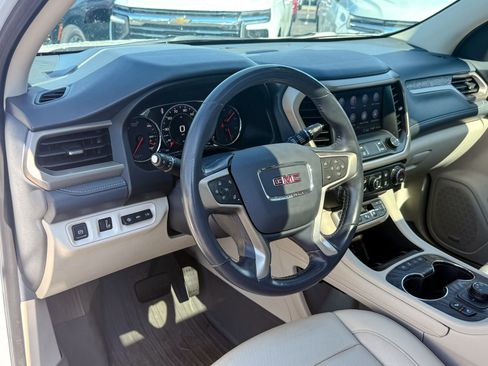 Used 2020 GMC Acadia Denali w/ Technology Package AWD/4WD image 17