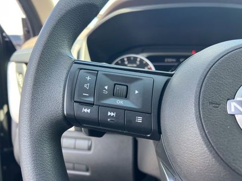 Used 2023 Nissan Rogue SV image 15