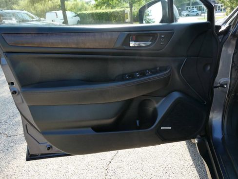 Used 2016 Subaru Outback 2.5i Limited AWD/4WD image 24