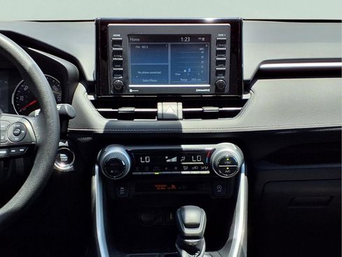 Used 2021 Toyota RAV4 XLE w/ Convenience Package FWD image 14