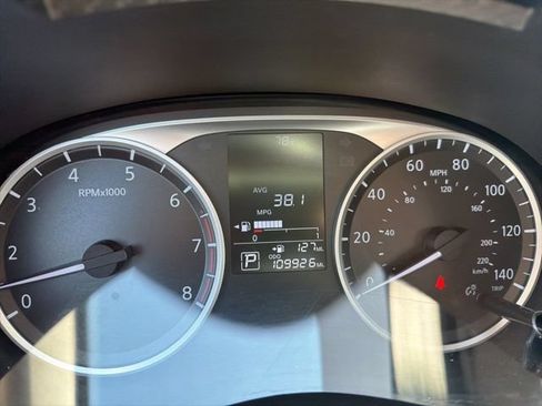 Used 2021 Nissan Versa S FWD image 14