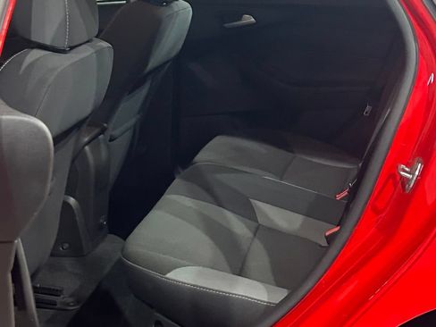 Used 2013 Ford Focus SE FWD image 38