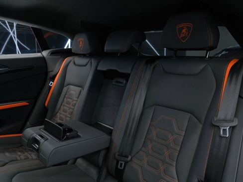Used 2025 Lamborghini Urus SE AWD/4WD image 15