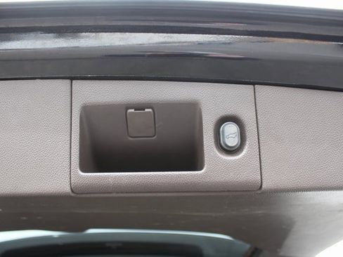 Used 2015 GMC Yukon Denali w/ Premium Package image 7