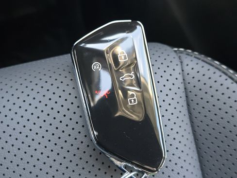 New 2026 Volkswagen Tiguan SE image 27