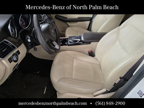 Used 2019 Mercedes-Benz GLE 400 4MATIC image 6