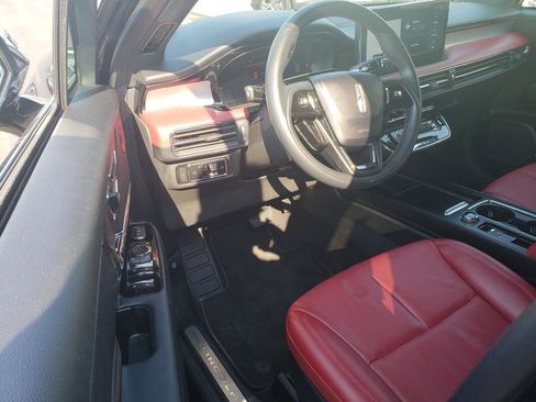 Used 2023 Lincoln Corsair Reserve w/ Equipment Group 202A image 11