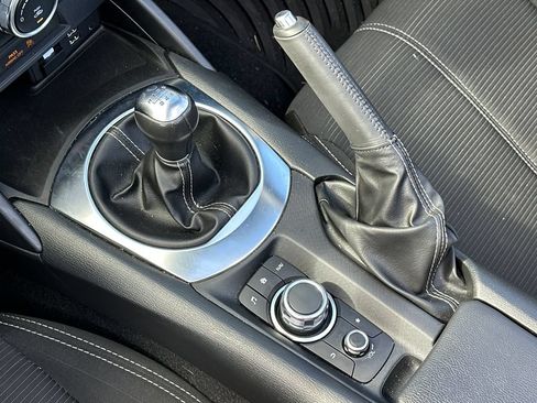 Used 2019 FIAT 124 Spider Classica w/ Mopar All Weather Plus Group RWD image 18