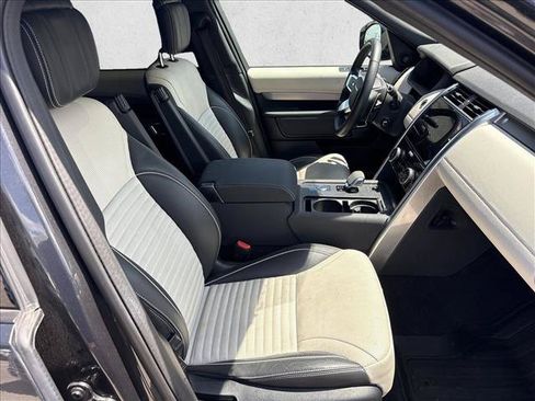Used 2024 Land Rover Discovery Dynamic SE AWD/4WD image 30