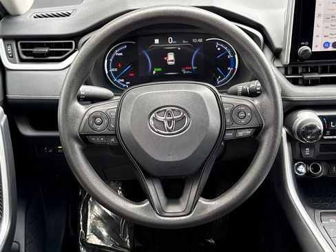 Used 2025 Toyota RAV4 XLE AWD/4WD image 18