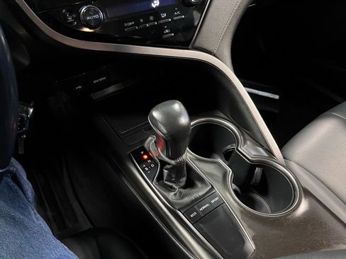 Used 2022 Toyota Camry SE image 29