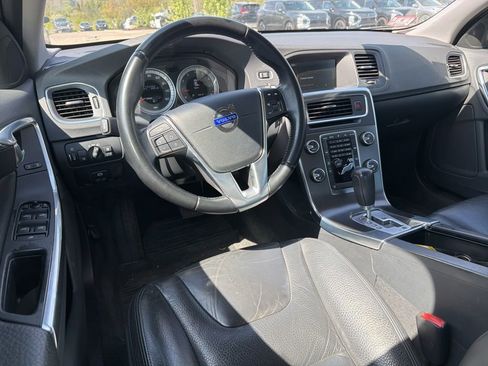 Used 2012 Volvo S60 T5 w/ Climate Pkg FWD image 10