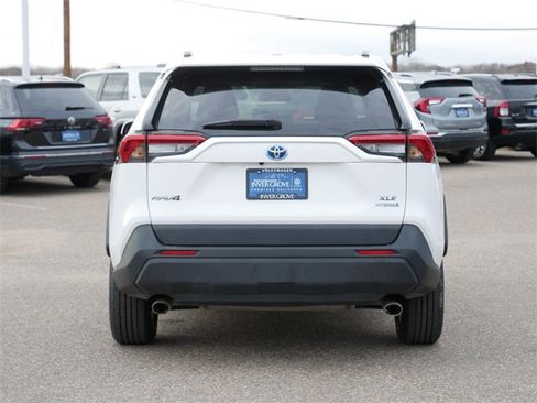 Used 2021 Toyota RAV4 XLE image 6