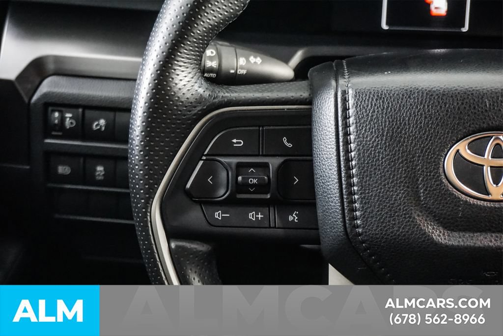 Used 2025 Toyota 4Runner SR5 AWD/4WD image 26