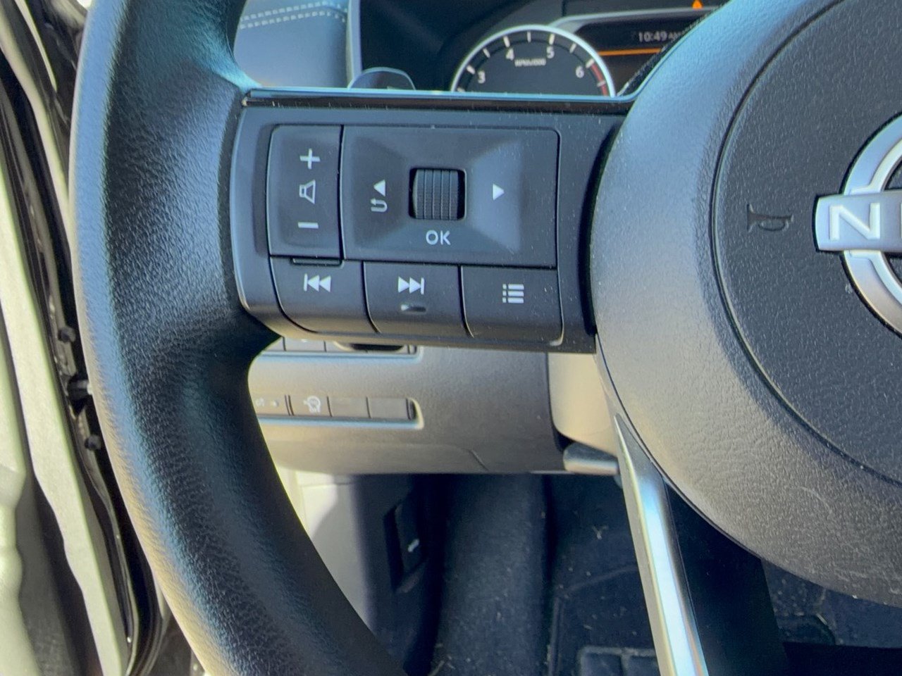 Used 2023 Nissan Rogue SV AWD/4WD image 18