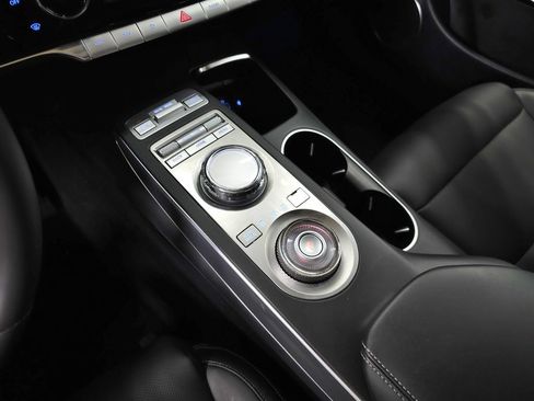 Used 2025 Genesis GV70 2.5T w/ Select Package AWD/4WD image 33