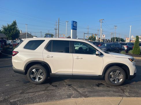 New 2025 Honda Pilot EX-L image 5