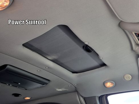 Used 2017 Chevrolet Express 2500 RWD image 8