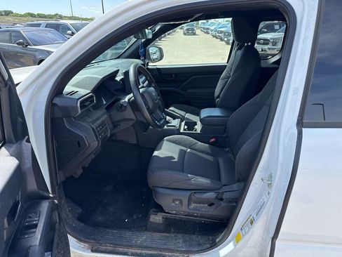 Used 2024 Toyota Tacoma SR image 16