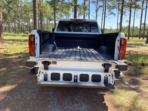 New 2025 GMC Sierra 3500 SLT w/ SLT Premium Package image 5